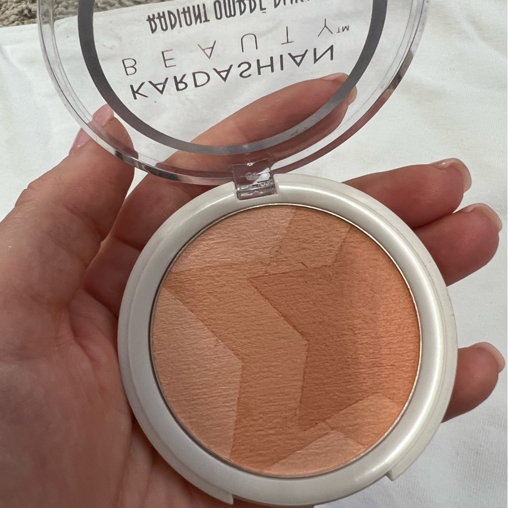 Kardashian Beauty Ombre Blush